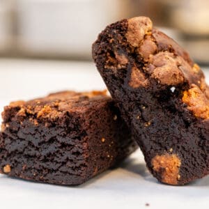 Two delicious chocolate brownies.