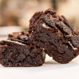 Two delicious Oreo brownies.