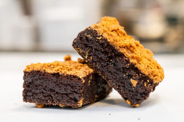 Two delicious crumb-topped brownies.